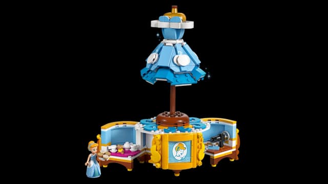 Cinderella's Dress - Image 7