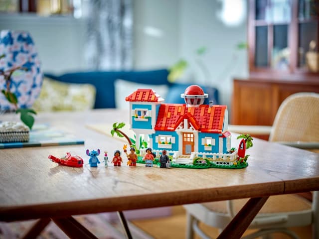 Lilo and Stitch Beach House - Image 3