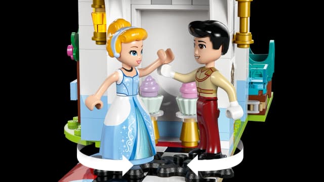 Cinderella's Castle & Horse Carriage - Image 7