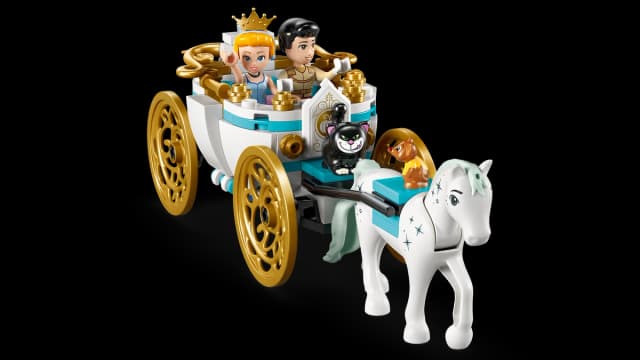 Cinderella's Castle & Horse Carriage - Image 3