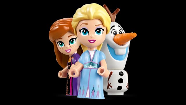 Mini Arendelle Castle & Elsa's Ice Palace - Image 8