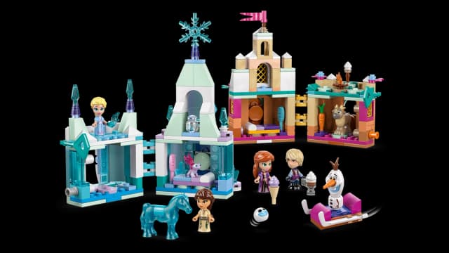 Mini Arendelle Castle & Elsa's Ice Palace - Image 9