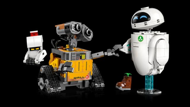 WALL-E and EVE - Image 1