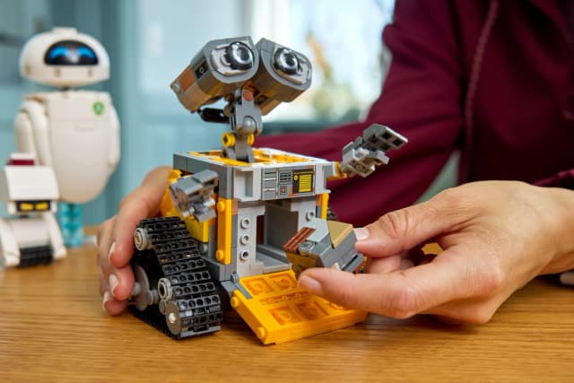 WALL-E and EVE - Image 10