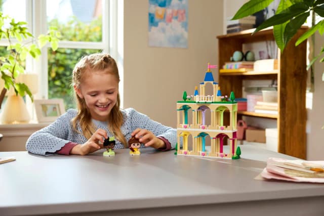 Mini Belle & Tiana with Castle - Image 5