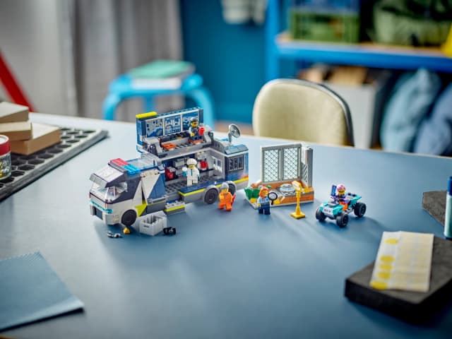 Police Mobile Crime Lab Truck - Image 9
