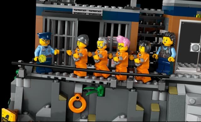 Police Prison Island - Image 5