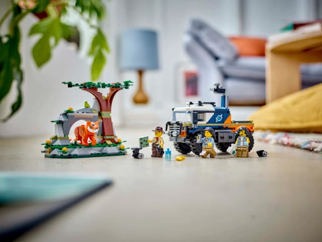 Jungle Explorer Off-Road Truck - Image 4