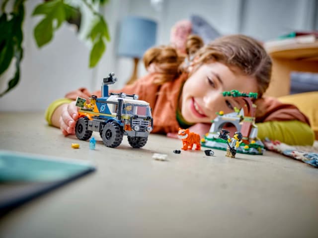 Jungle Explorer Off-Road Truck - Image 8