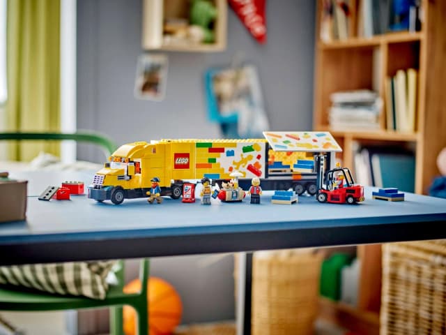 Yellow Delivery Truck - Image 8