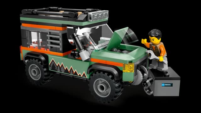 Off-Road 4x4 Mountain Truck - Image 3