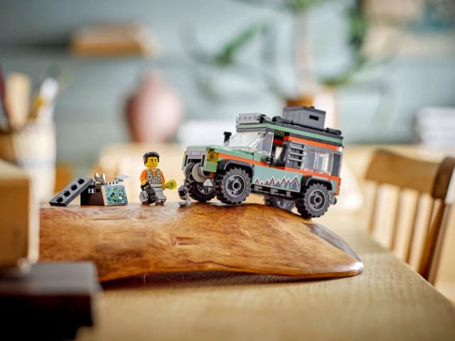 Off-Road 4x4 Mountain Truck - Image 6