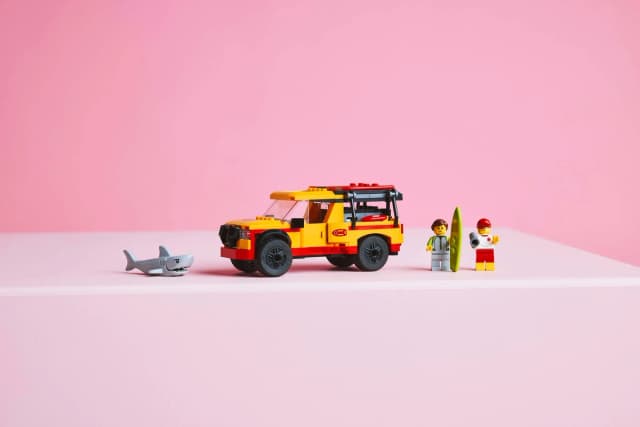Lifeguard Beach Rescue Truck - Image 5