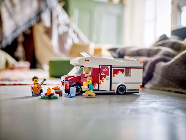 Holiday Adventure Camper Van - Image 5