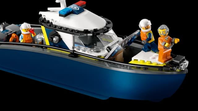 Police Boat Chase - Image 3