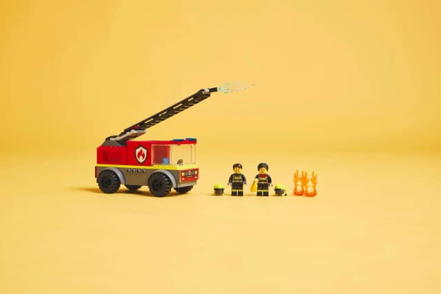 Fire Ladder Truck - Image 4