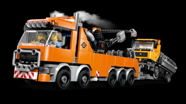 Heavy-Duty Recovery Tow Truck with Crane - Image 9