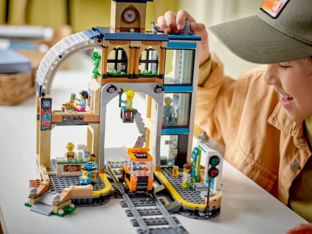Central Train Station - Image 3