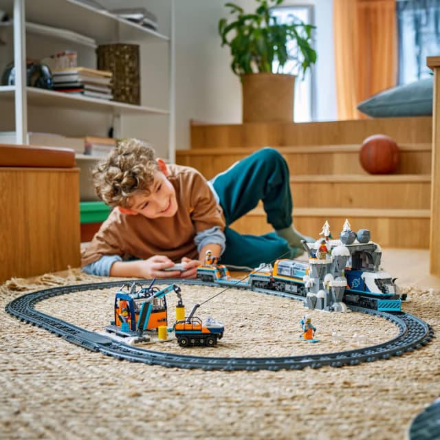 Explorers' Arctic Polar Express Train - Image 10