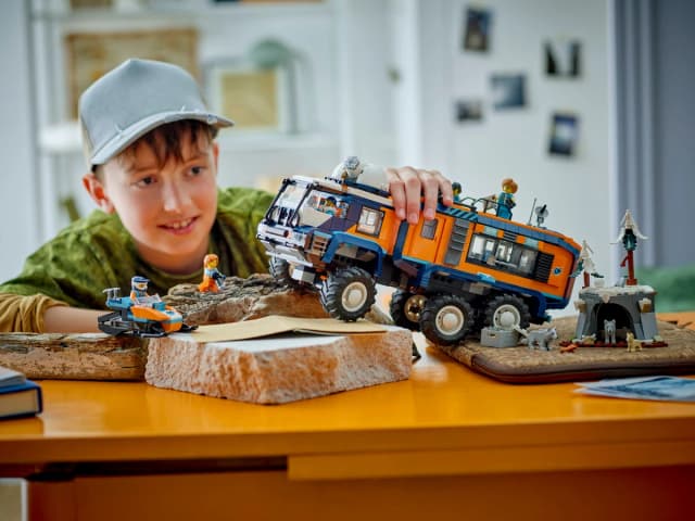 Arctic Explorer Science Lab Truck - Image 6
