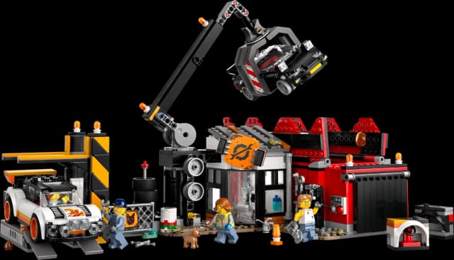 Scrapyard with Cars - Image 1
