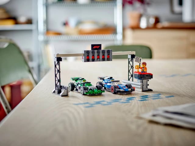 F1® Grid with VCARB & Sauber Race Cars - Image 6