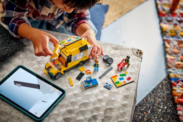 The LEGO® Van - Image 3