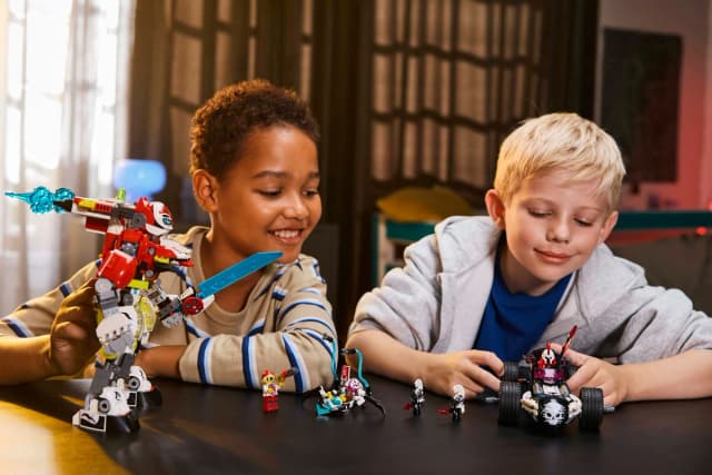Cooper's Tiger Mech & Zero's Hot Rod Car - Image 9