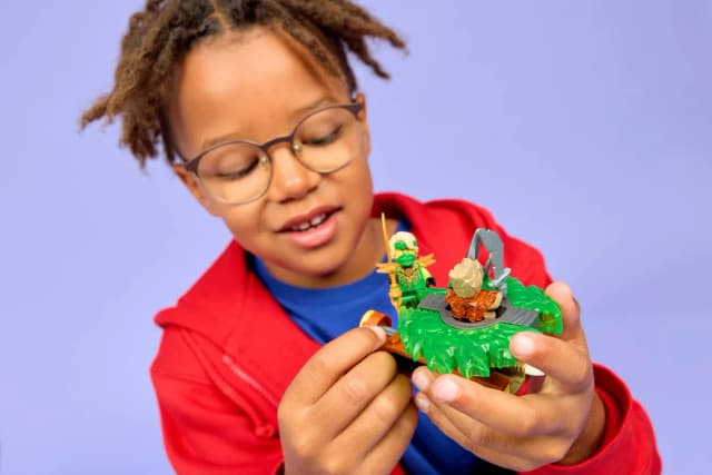 Lloyd vs. Earth Monster Spinner - Image 3