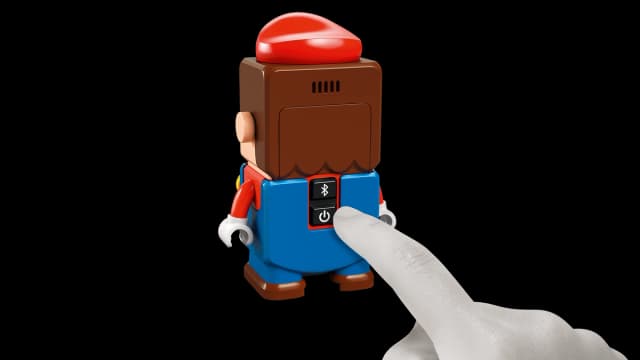 Mario Kart™ – Interactive LEGO® Mario™ & Standard Kart - Image 5