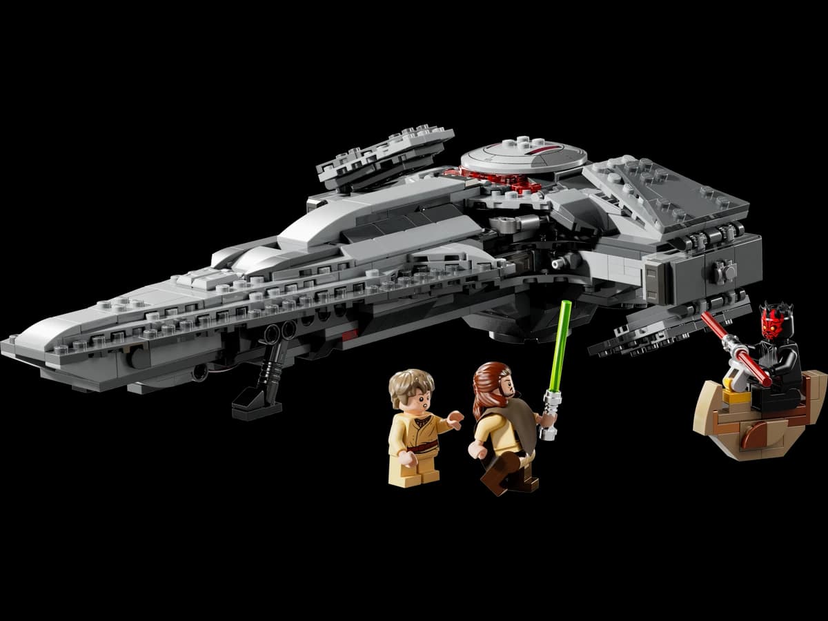Darth Maul's Sith Infiltrator™