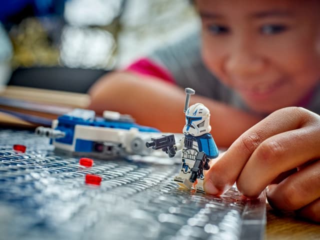 Captain Rex™ Y-Wing™ Microfighter - Image 3