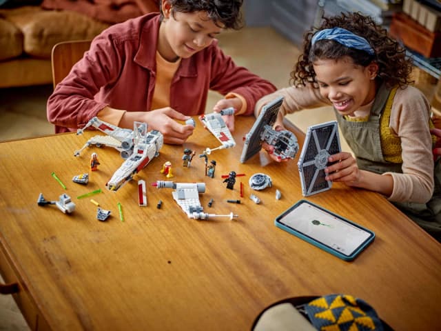TIE Fighter & X-Wing Mash-up - Image 4