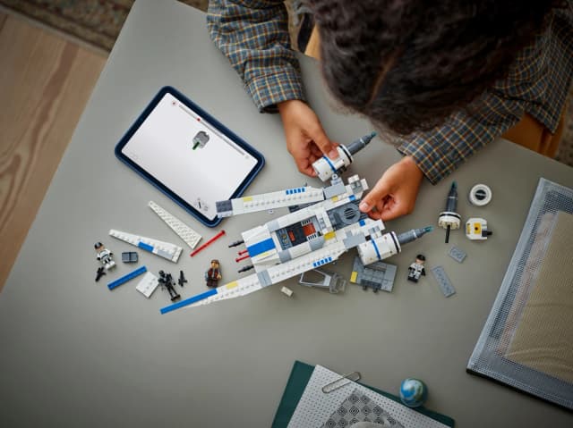 Rebel U-Wing Starfighter™ - Image 10