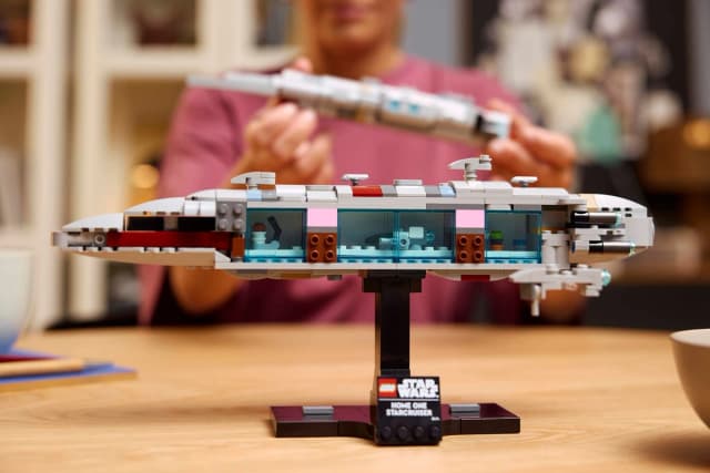 Home One Starcruiser - Image 4