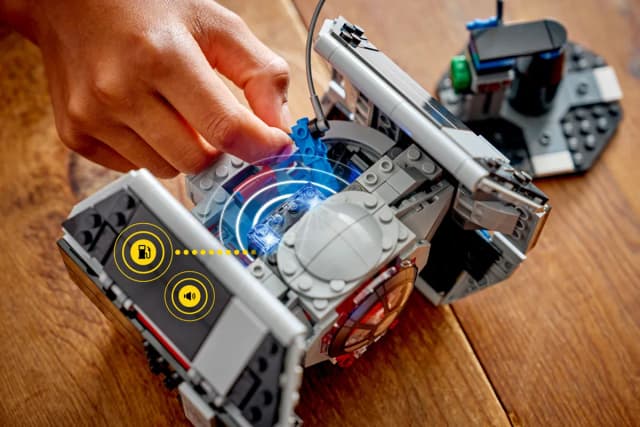 SMART Play™: Darth Vader's TIE Fighter™ - Image 7