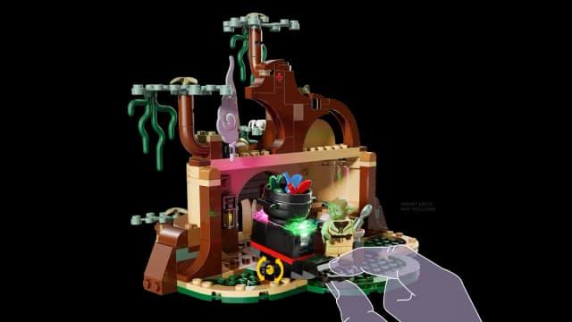 SMART Play™: Yoda's Hut and Jedi Training - Image 3