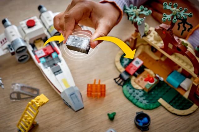 SMART Play™: Yoda's Hut and Jedi Training - Image 5