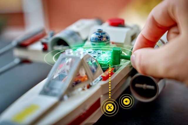 SMART Play™: Luke's Red Five X-Wing™ - Image 5