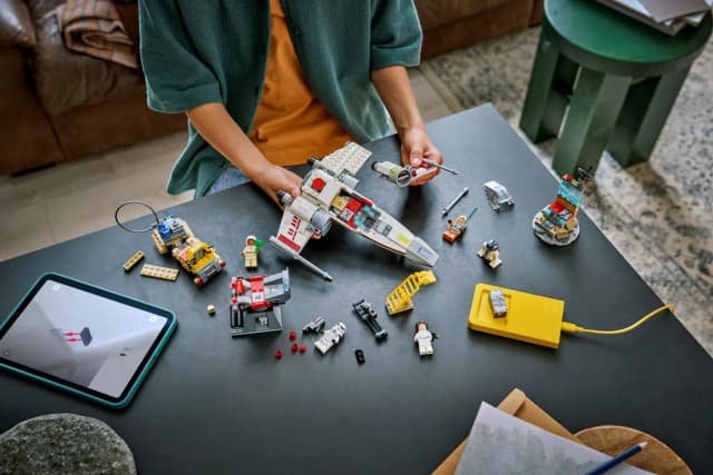 SMART Play™: Luke's Red Five X-Wing™ - Image 10