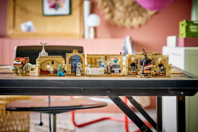 SMART Play™: Mos Eisley Cantina™ - Image 15