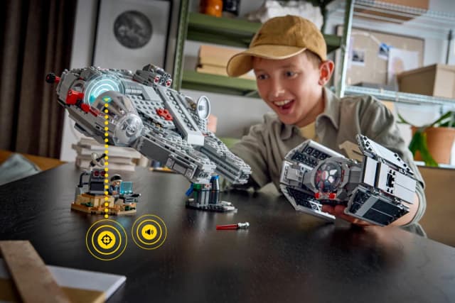 SMART Play™: Millennium Falcon™ - Image 14