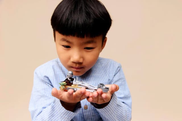 The Mandalorian & Grogu's Speeder Bike™ - Image 4