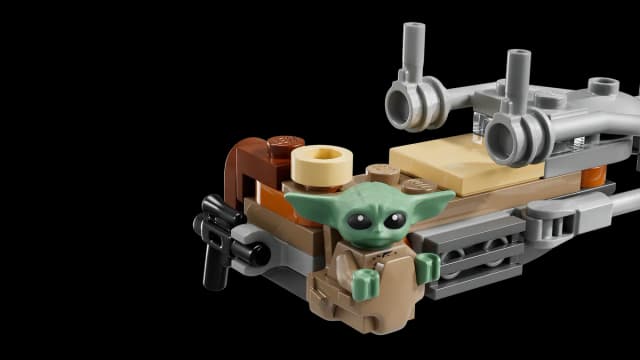 The Mandalorian & Grogu's Speeder Bike™ - Image 11