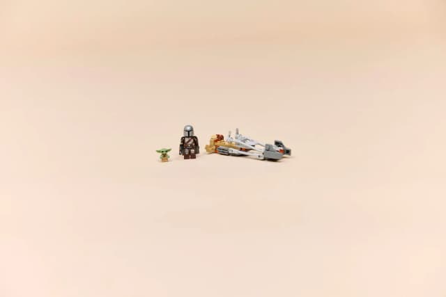 The Mandalorian & Grogu's Speeder Bike™ - Image 6