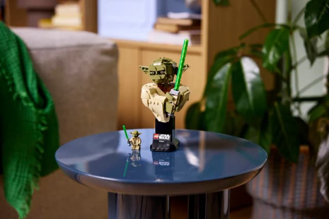 Yoda™ Bust - Image 13