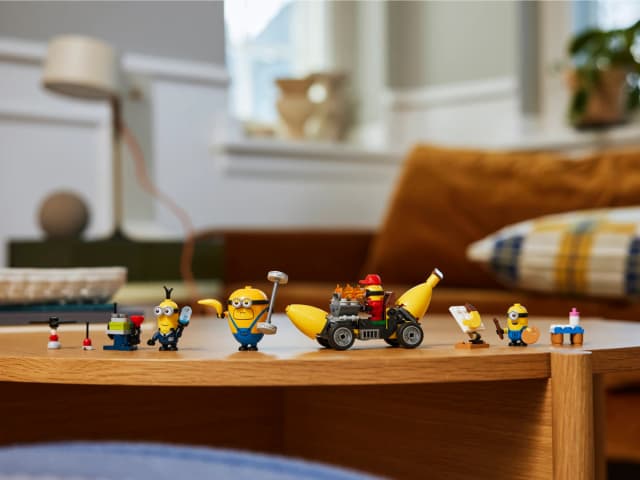 Minions and Banana Car - Image 8