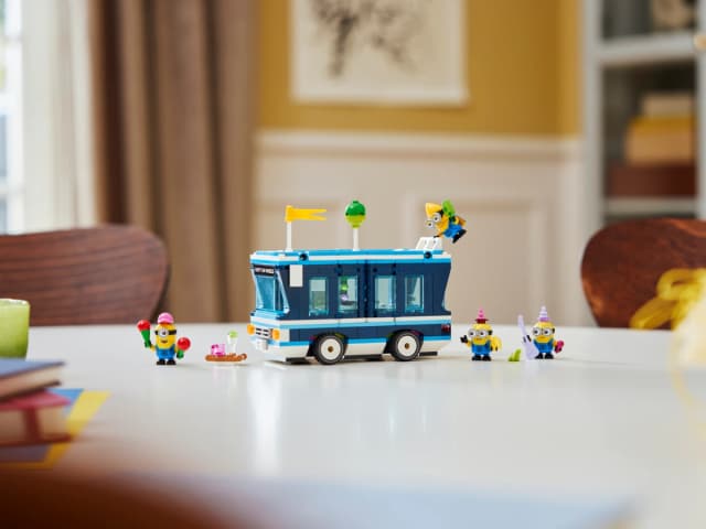 Minions' Music Party Bus - Image 6