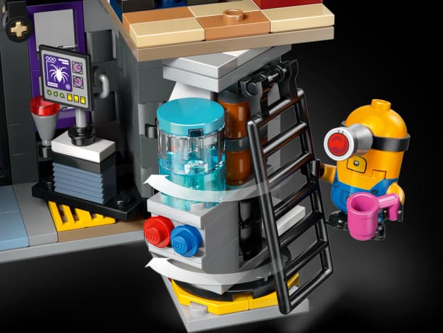 Minions and Gru's Family Mansion - Image 10