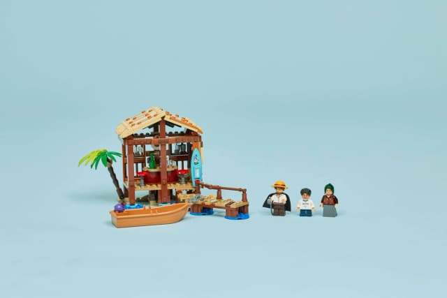 Windmill Village Hut - Image 5
